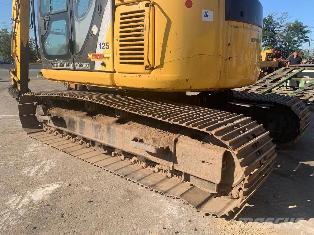 New Holland E 135 SR حفارات زحافة