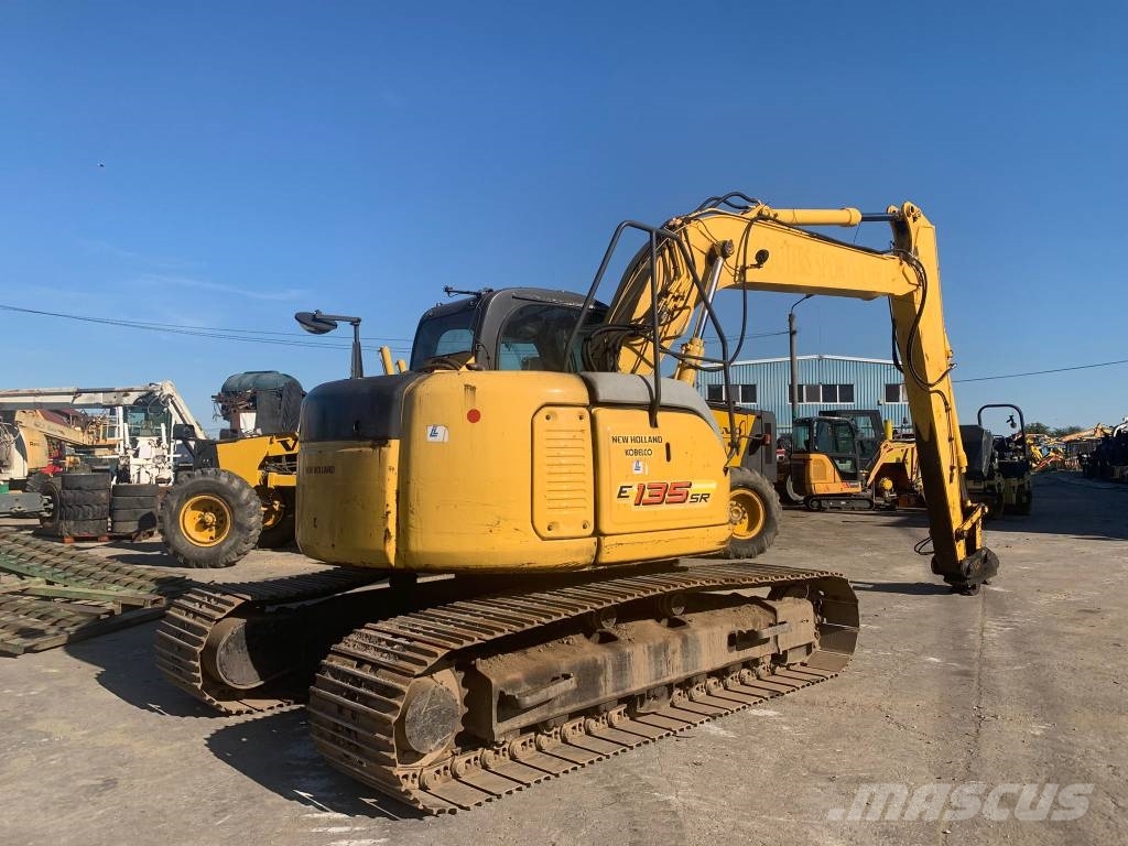 New Holland E 135 SR حفارات زحافة