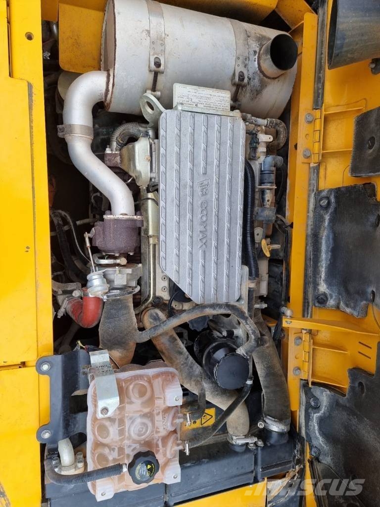 JCB JS131 LC BOG Master Paletli ekskavatörler