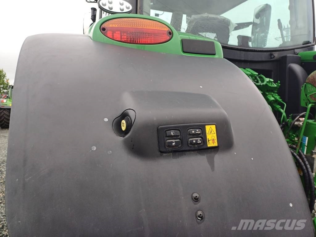 John Deere 6R 215 Tractoare