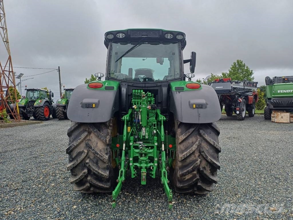 John Deere 6R 215 Tractoare