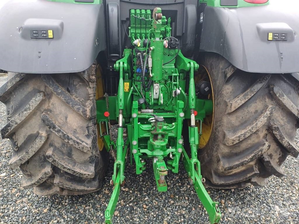 John Deere 6R 215 Tractoare