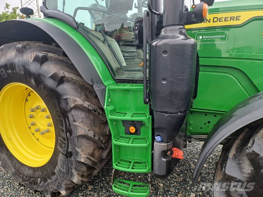 John Deere 6R 215 Tractoare