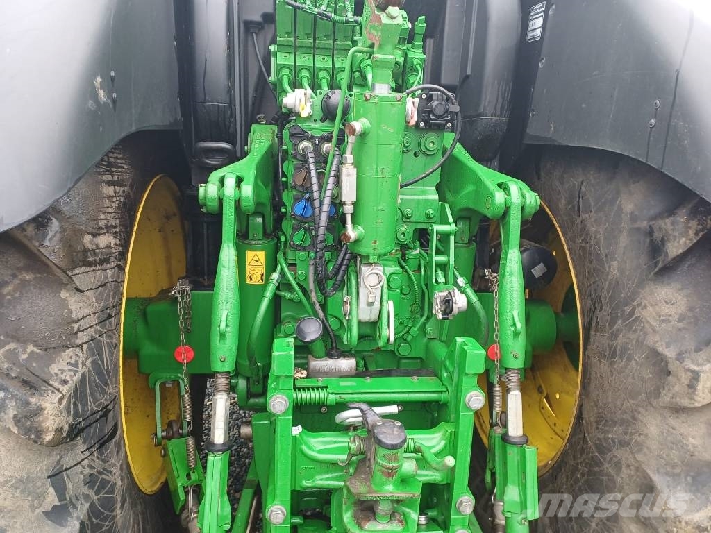 John Deere 6R 215 Tractoare