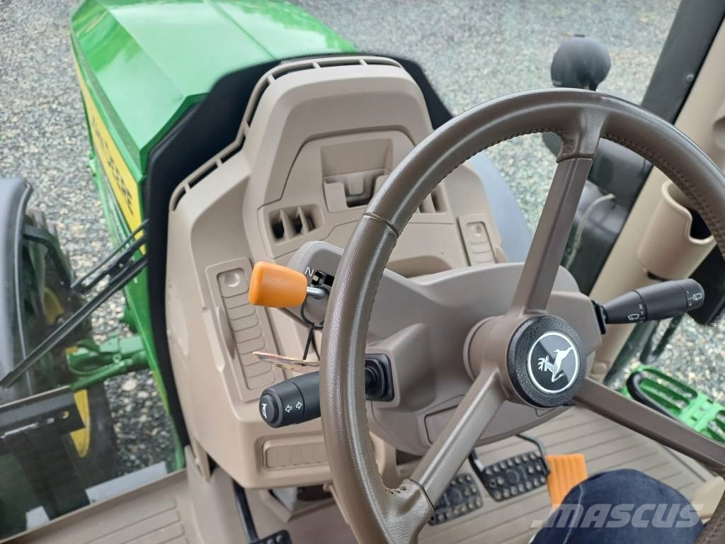John Deere 6R 215 Tractoare