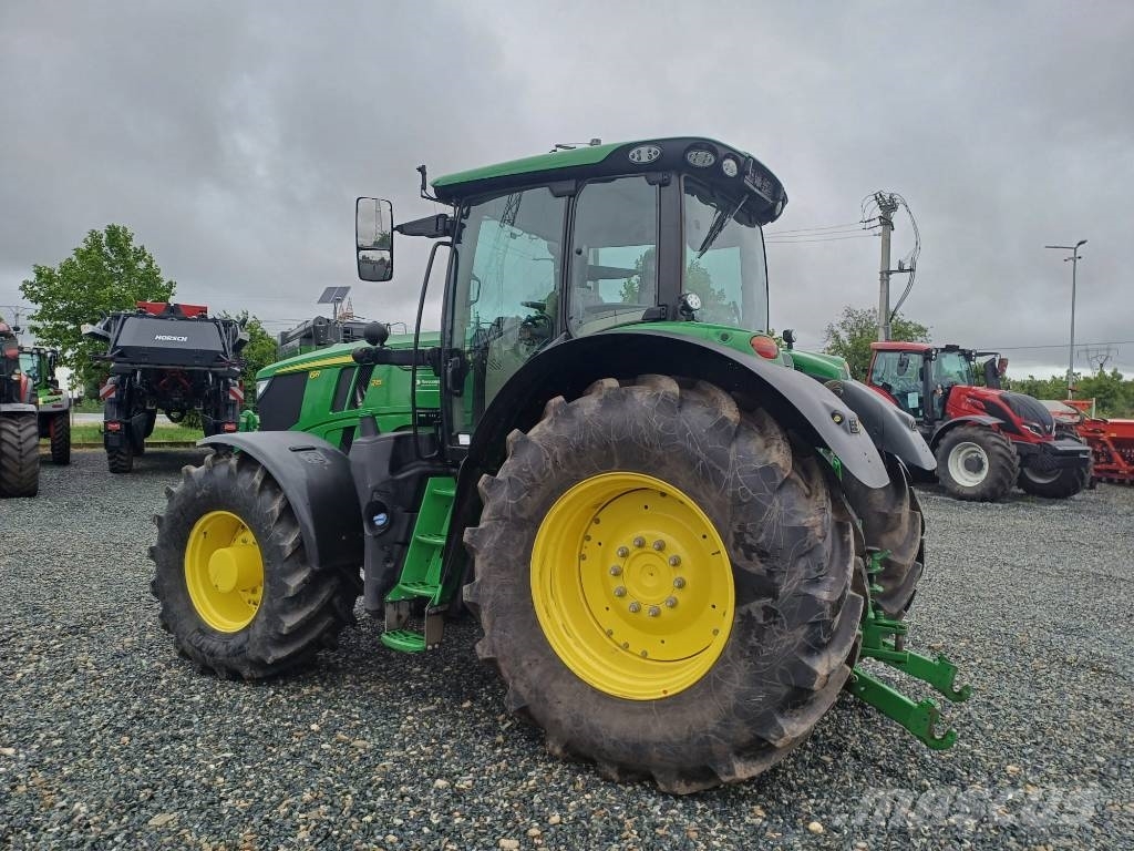 John Deere 6R 215 Tractoare