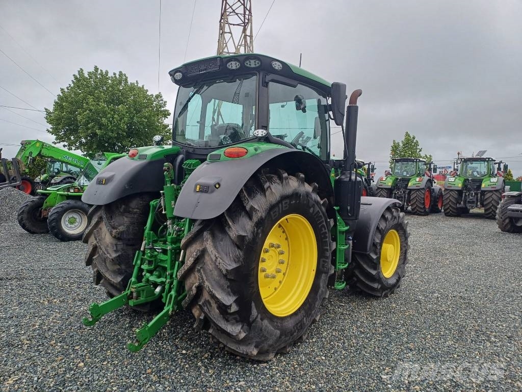 John Deere 6R 215 Tractoare