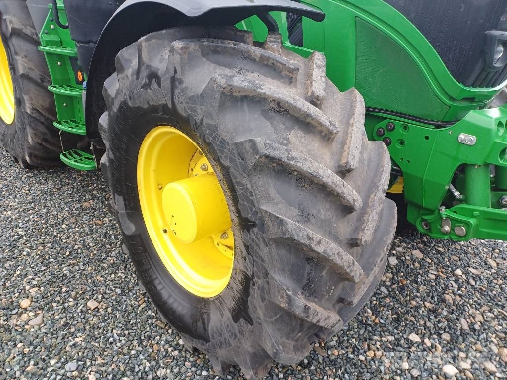 John Deere 6R 215 Tractoare
