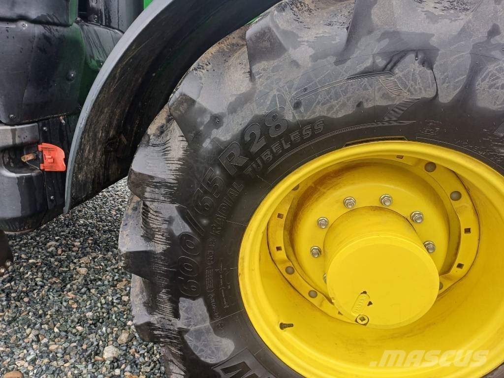 John Deere 6R 215 Tractoare