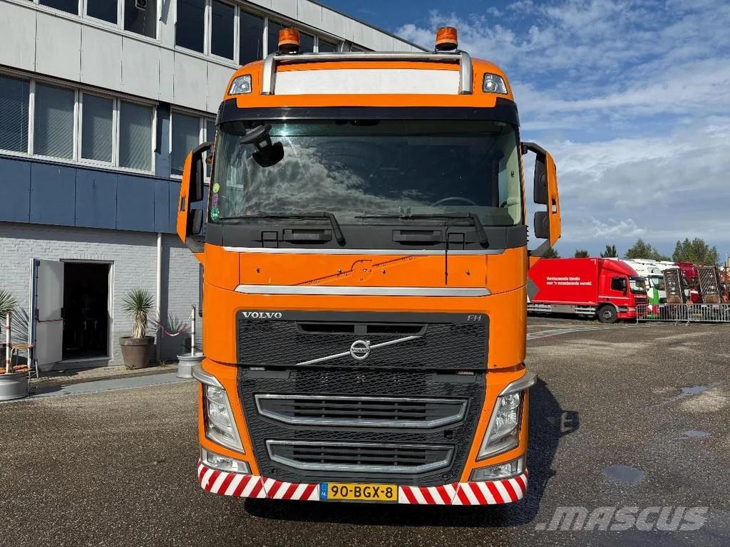 Volvo FH 540 8X4 - 666274 KM Vetopöytäautot