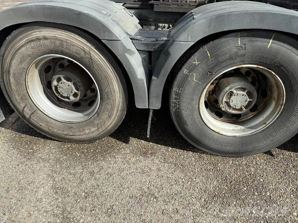 Volvo FH 540 8X4 - 666274 KM Vetopöytäautot