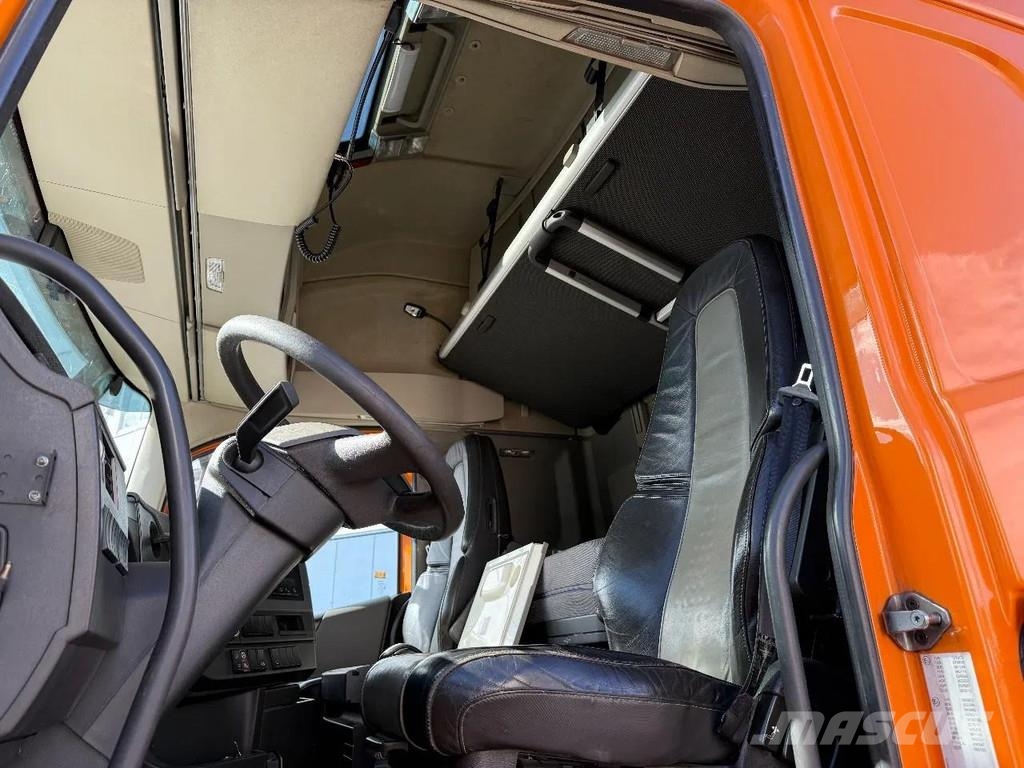 Volvo FH 540 8X4 - 666274 KM Vetopöytäautot