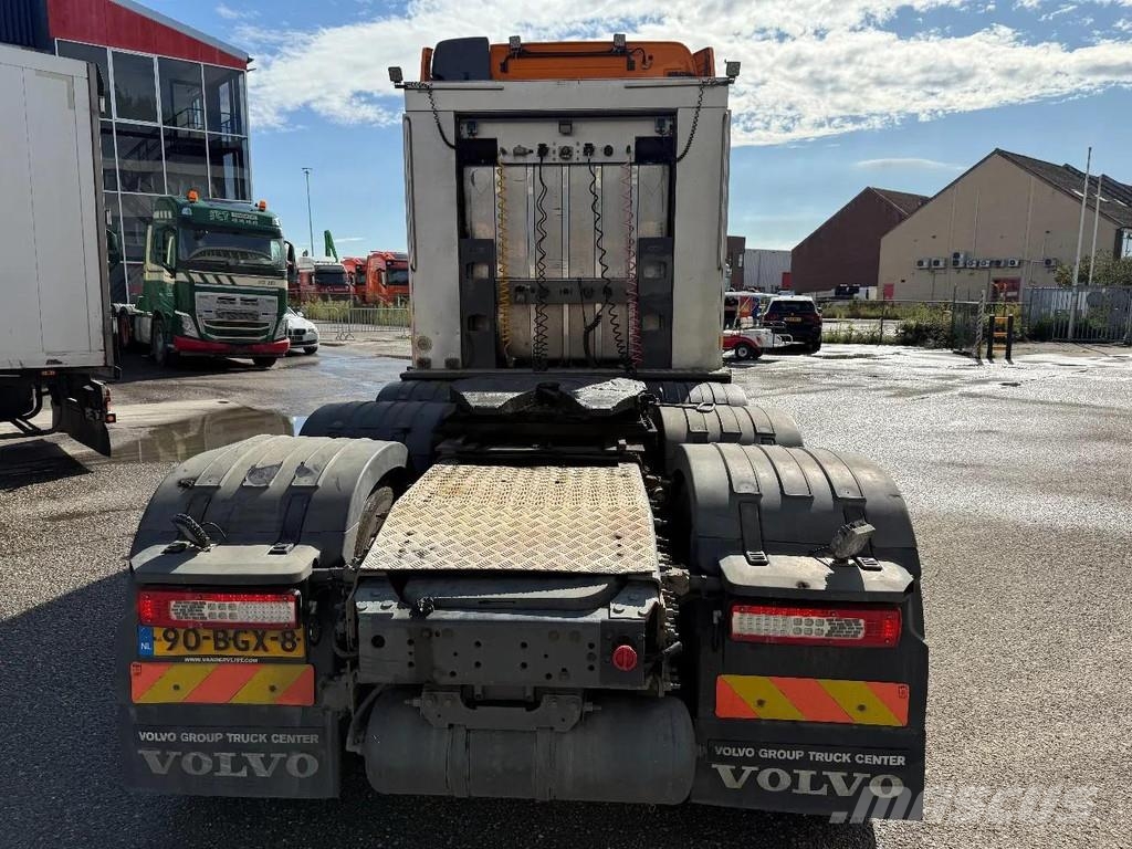 Volvo FH 540 8X4 - 666274 KM Vetopöytäautot