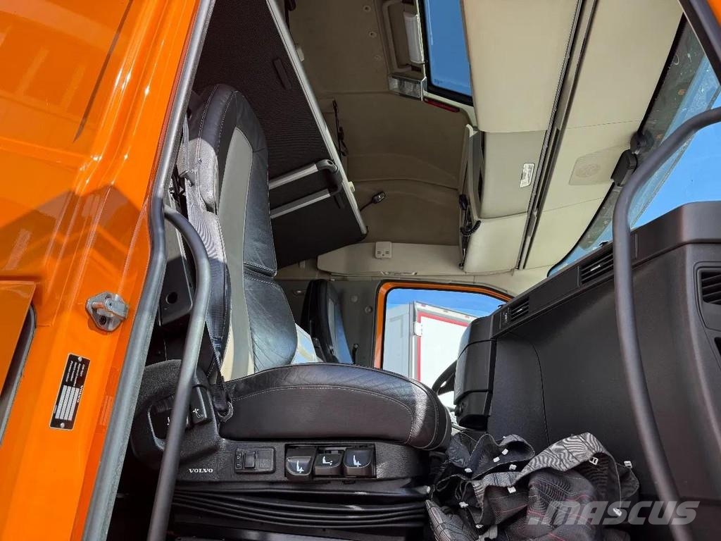 Volvo FH 540 8X4 - 666274 KM Vetopöytäautot