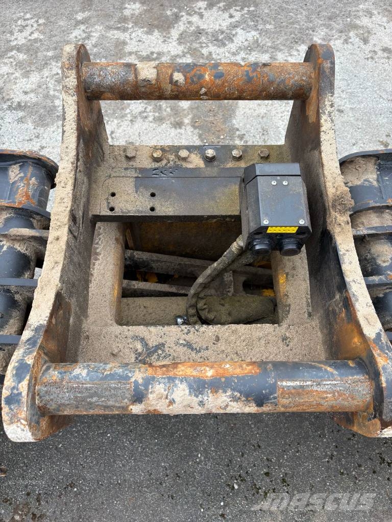 Engcon SG26-QS70-T12 Backhoes