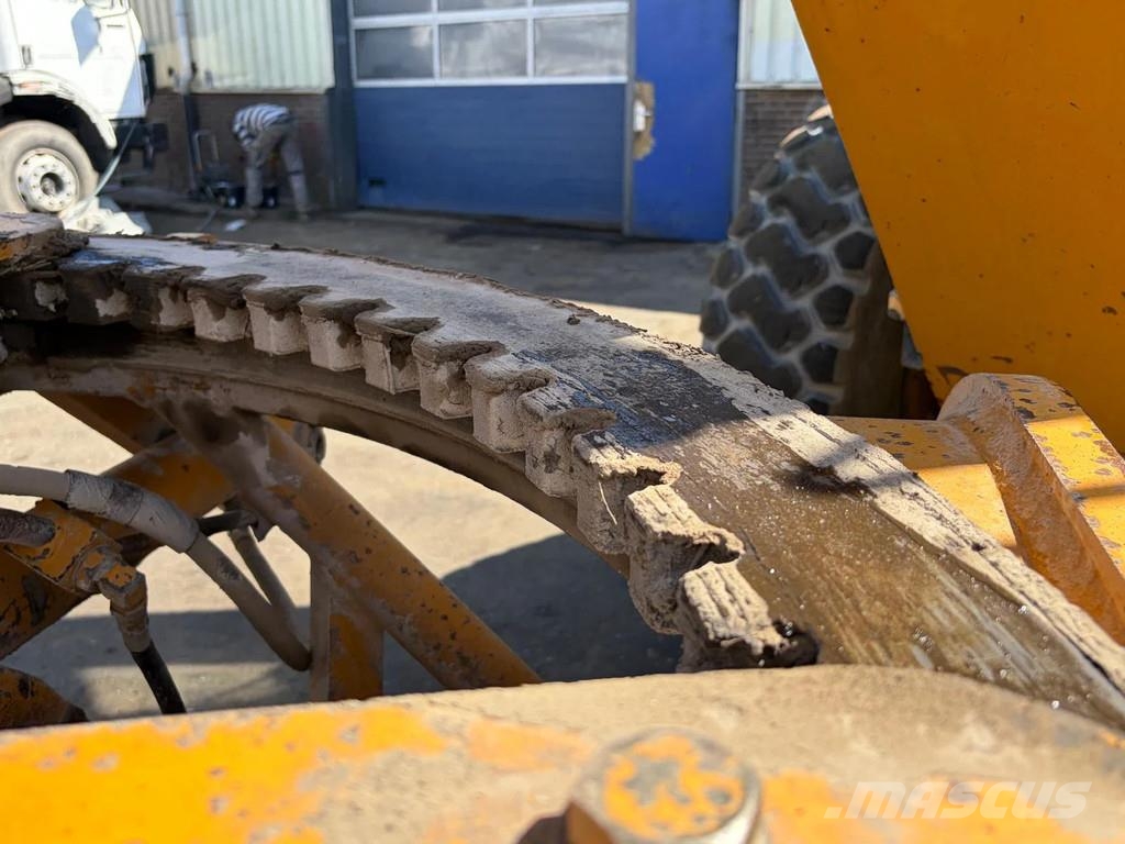 Komatsu GD623A-1 - Grader with Ripper - 16T - Good Conditi Niveladoras