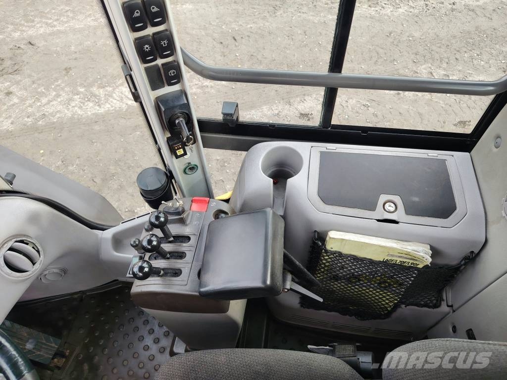 Volvo L 70 F Kolesni nakladalci