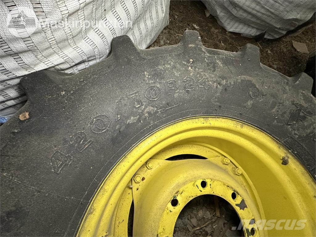John Deere  Ruedas