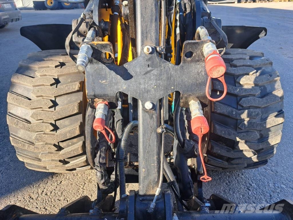 JCB 403 Iekrāvēji uz riteņiem