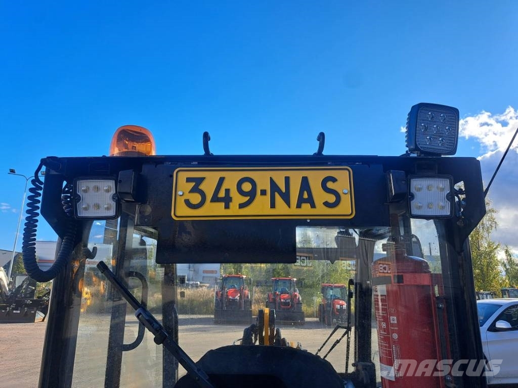 JCB 403 Iekrāvēji uz riteņiem