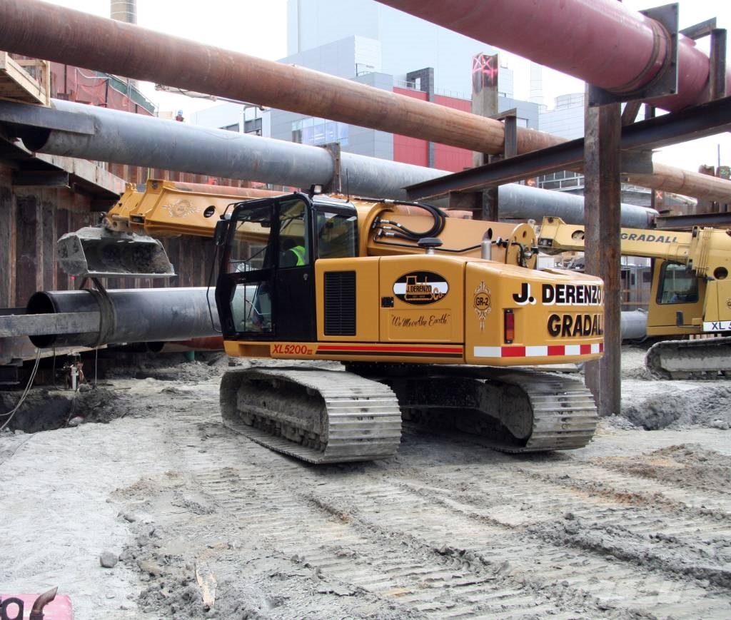Gradall XL 5200 III Polovni specijalni bageri