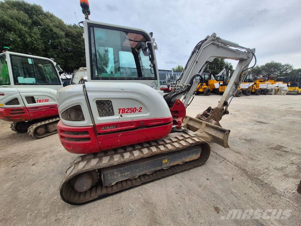 Takeuchi TB250-2 حفارات صغيرة أقل من 7 طن (حفارات صغيرة)