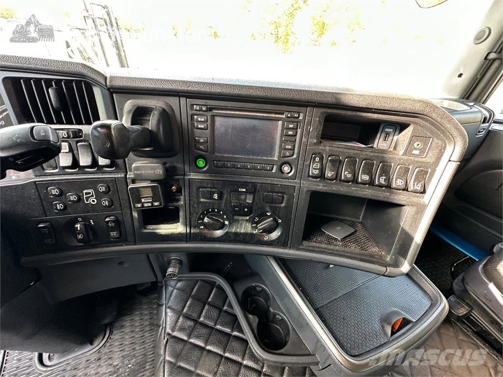 Scania R490LA6X2/4MNB 牵引车