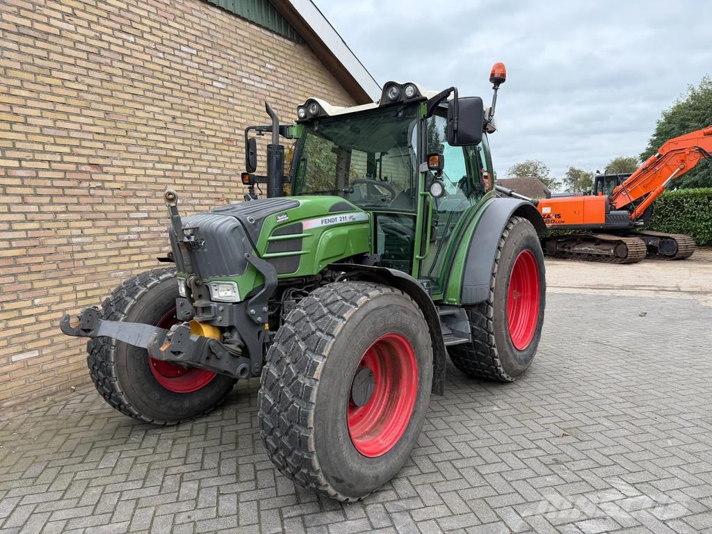 Fendt 211 Vario 211 vario الجرارات