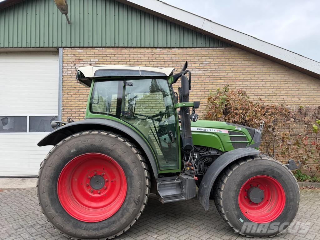 Fendt 211 Vario 211 vario الجرارات
