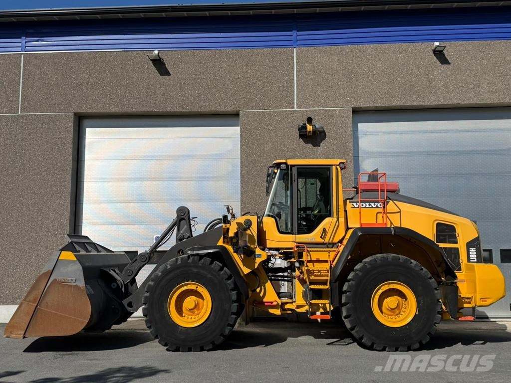 Volvo L180H لوادر بعجل