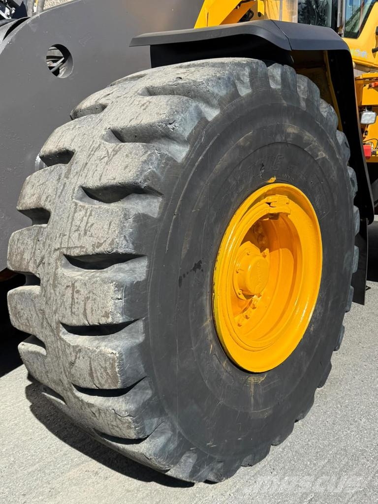 Volvo L180H لوادر بعجل