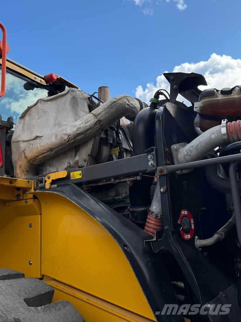 Volvo L180H لوادر بعجل