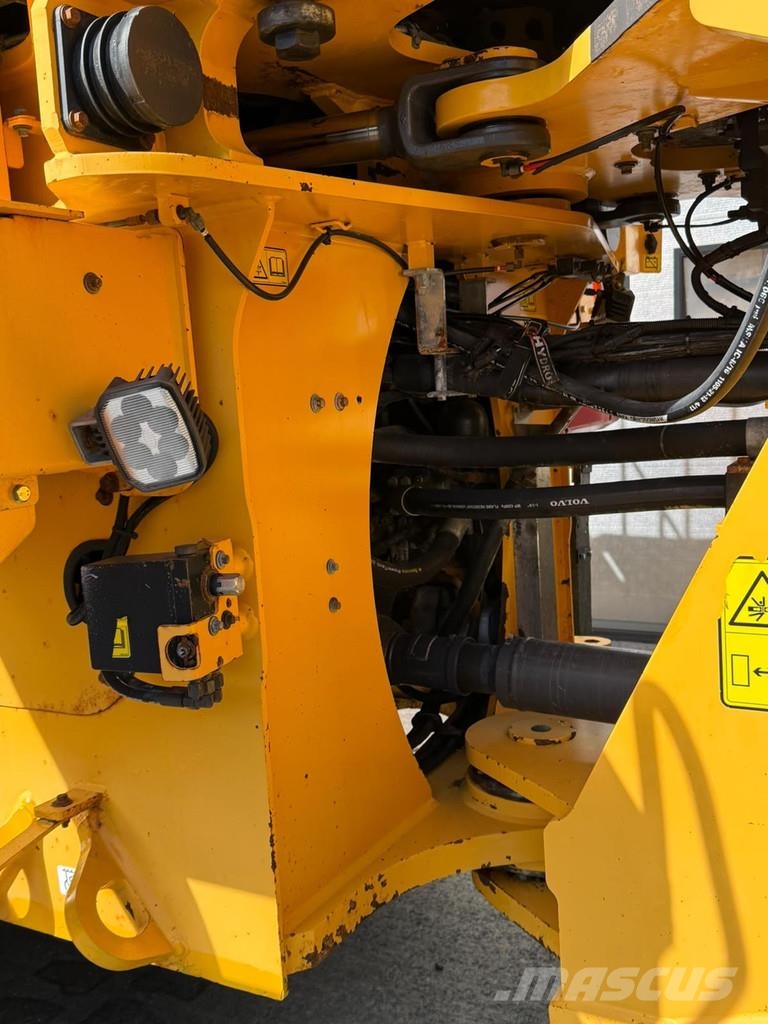 Volvo L180H لوادر بعجل