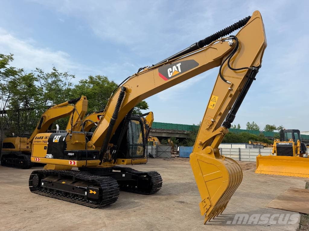 CAT 320D2L 履带挖掘机
