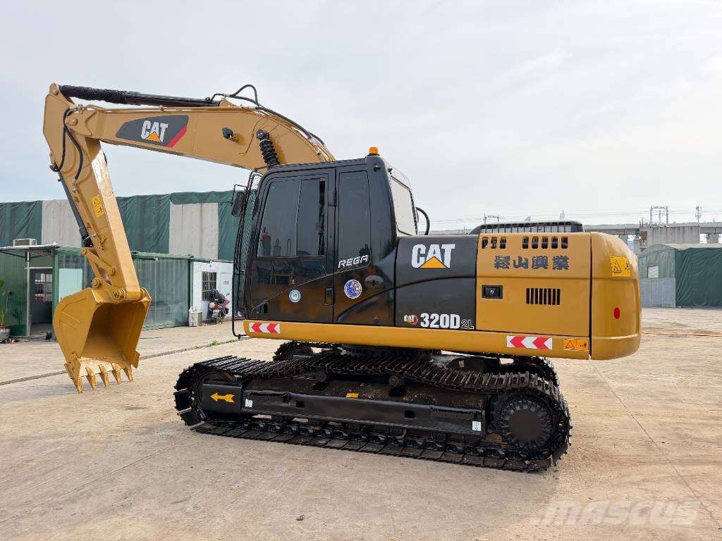 CAT 320D2L 履带挖掘机