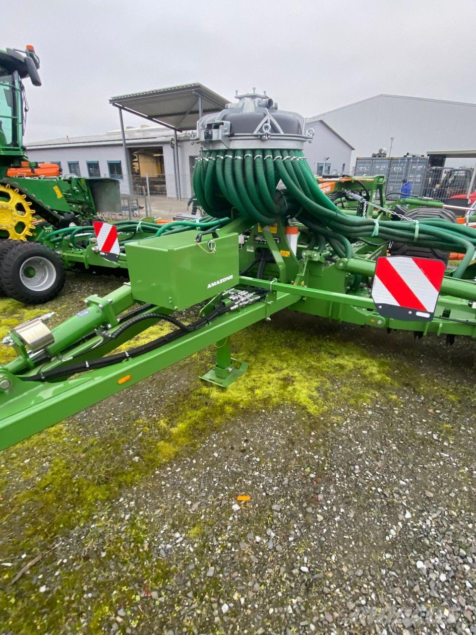 Amazone Catros + 9003-2TX Gülle neu Tanierové brány