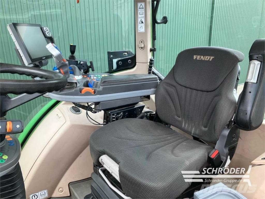 Fendt 724 S4 PROFI PLUS + STOLL FZ 60.1 Трактори