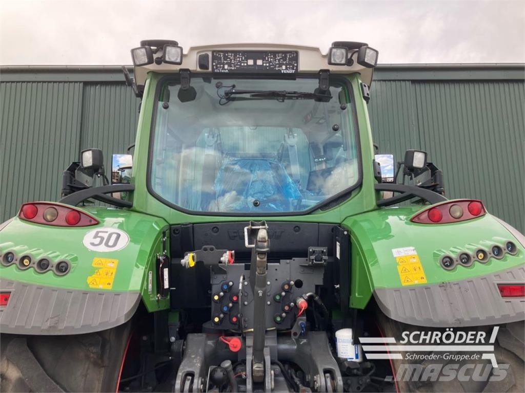 Fendt 724 S4 PROFI PLUS + STOLL FZ 60.1 Трактори