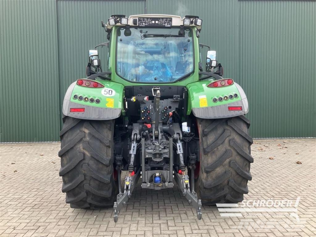 Fendt 724 S4 PROFI PLUS + STOLL FZ 60.1 Трактори