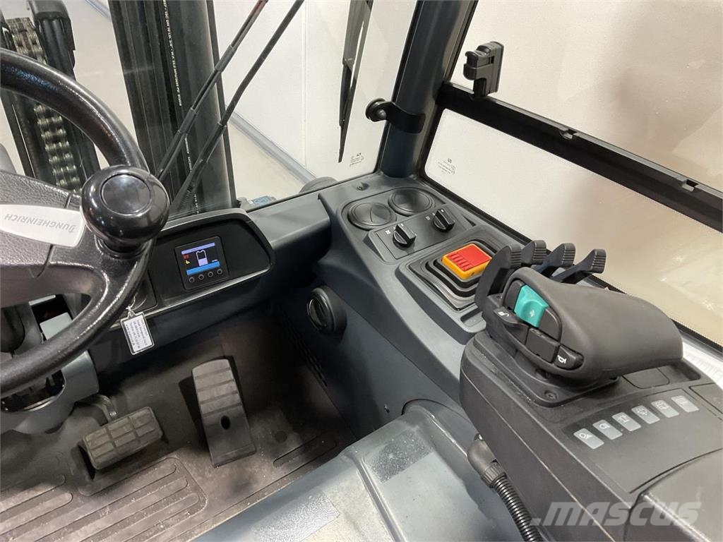 Jungheinrich EFG 430 Elektrostapler
