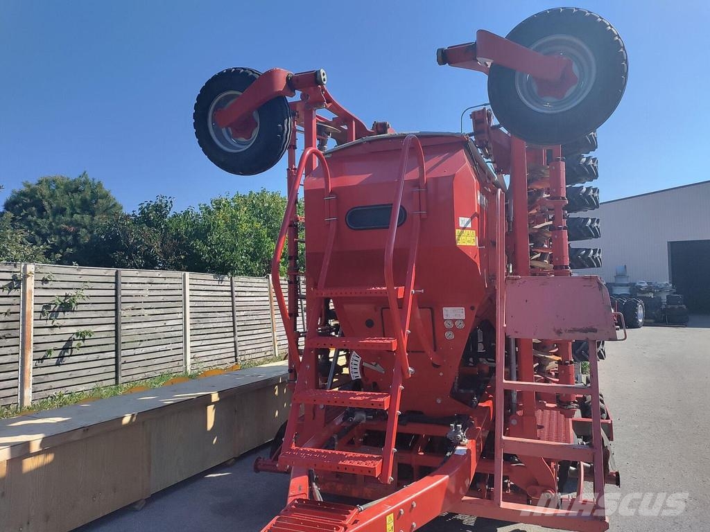 Horsch Pronto 8 DC مثاقيب مدمجة