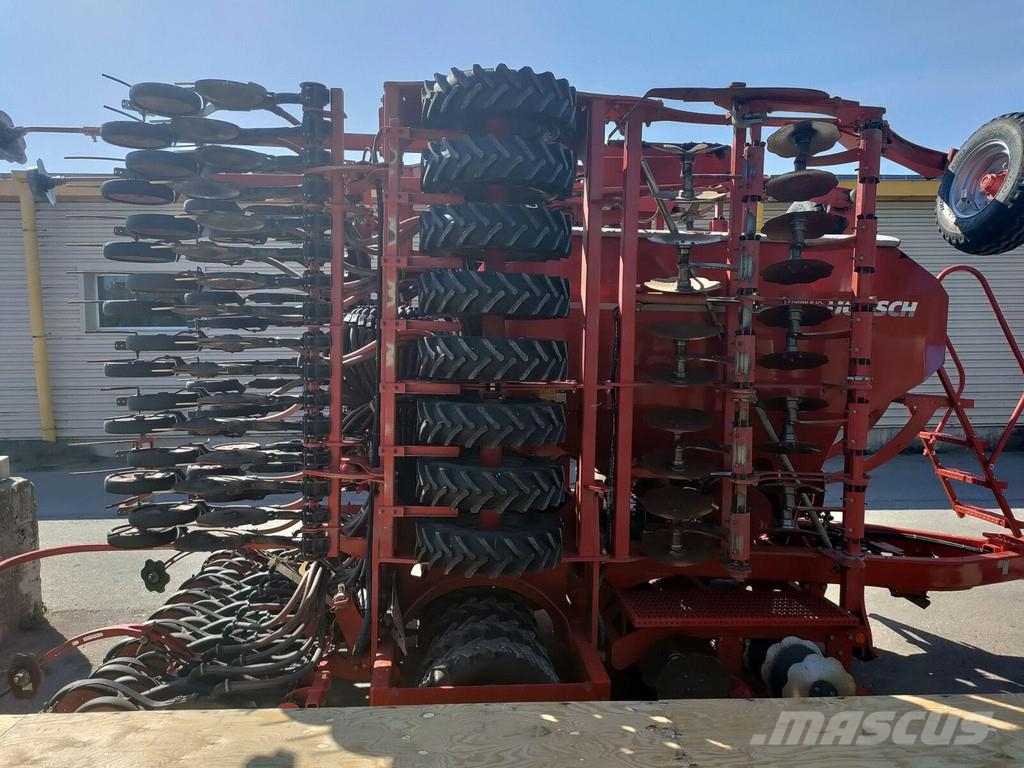 Horsch Pronto 8 DC مثاقيب مدمجة