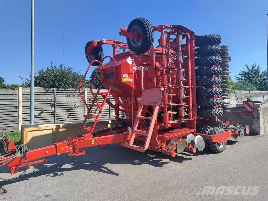 Horsch Pronto 8 DC مثاقيب مدمجة
