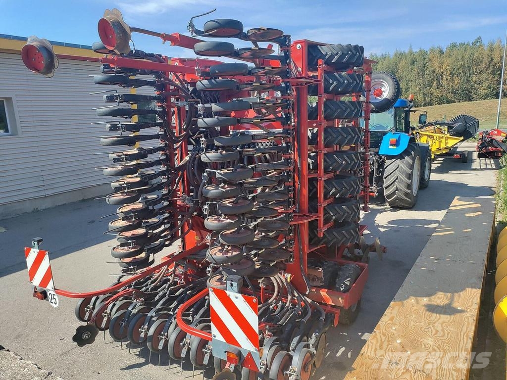 Horsch Pronto 8 DC مثاقيب مدمجة
