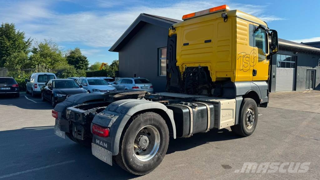 MAN TGX 18.500 4X4 tractor unit - retarder - tipp.hydr وحدات الجر