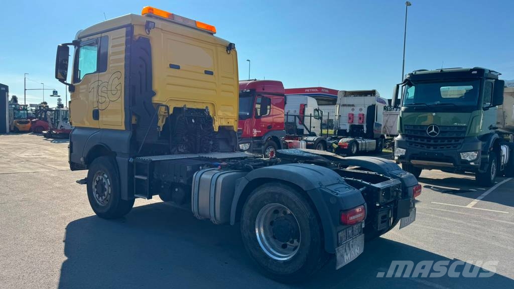 MAN TGX 18.500 4X4 tractor unit - retarder - tipp.hydr وحدات الجر