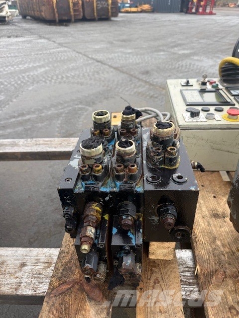 Wirth PB 50-15 USED HYDRAULIC VALVE+ JOYSTICK Drilling equipment accessories and spare parts