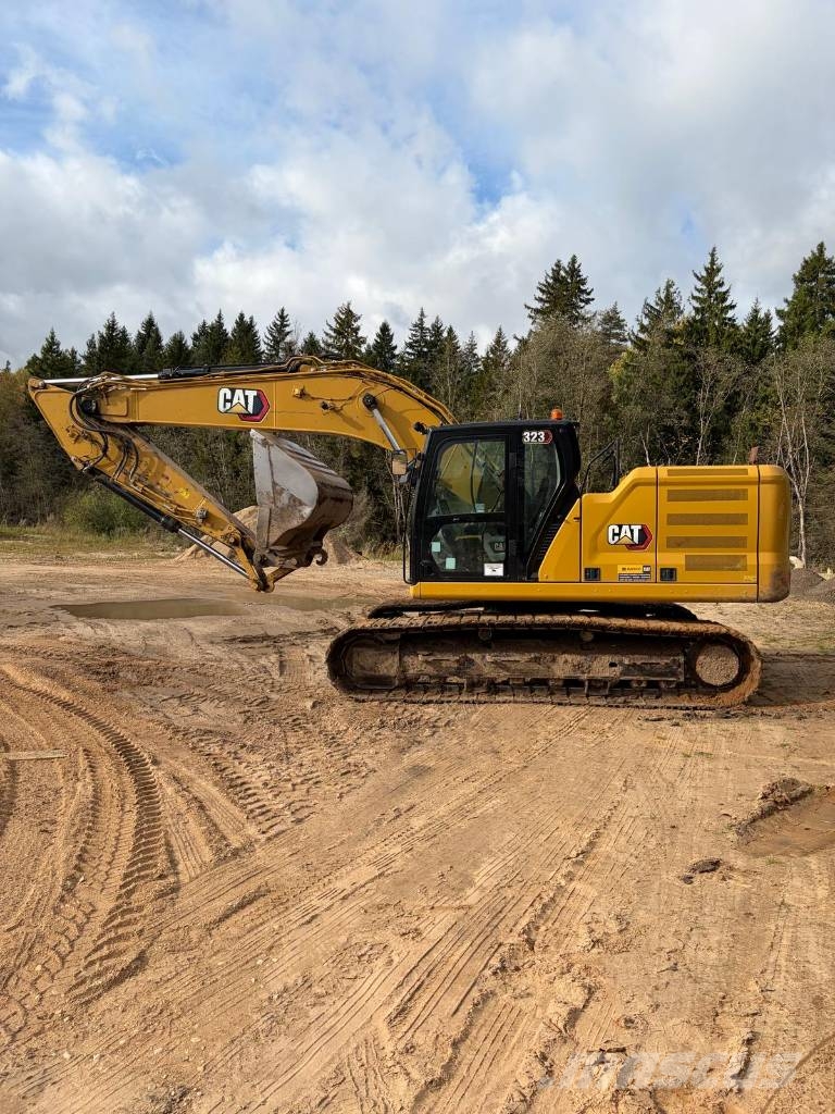 CAT 323 Vikšriniai ekskavatoriai