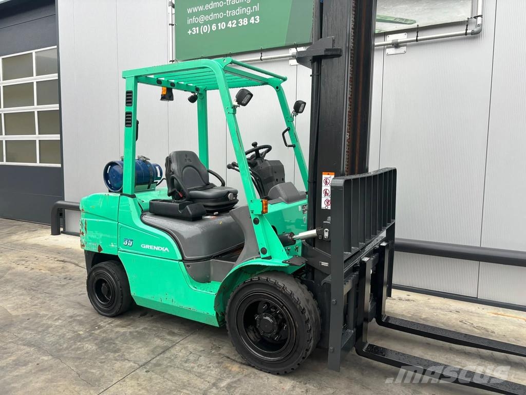 Mitsubishi FG35NT Heftruck LPG (dujiniai) krautuvai