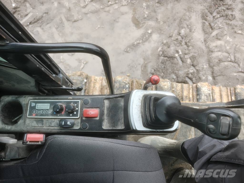 JCB JS 220 LC + T4F 大型油圧ショベル12t以上（パワーショベル・ユンボ）